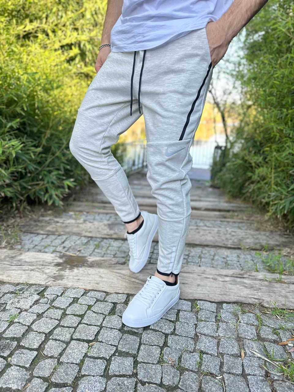 Trenerka Nike Tech Fleece - Hirtë e Lehtë